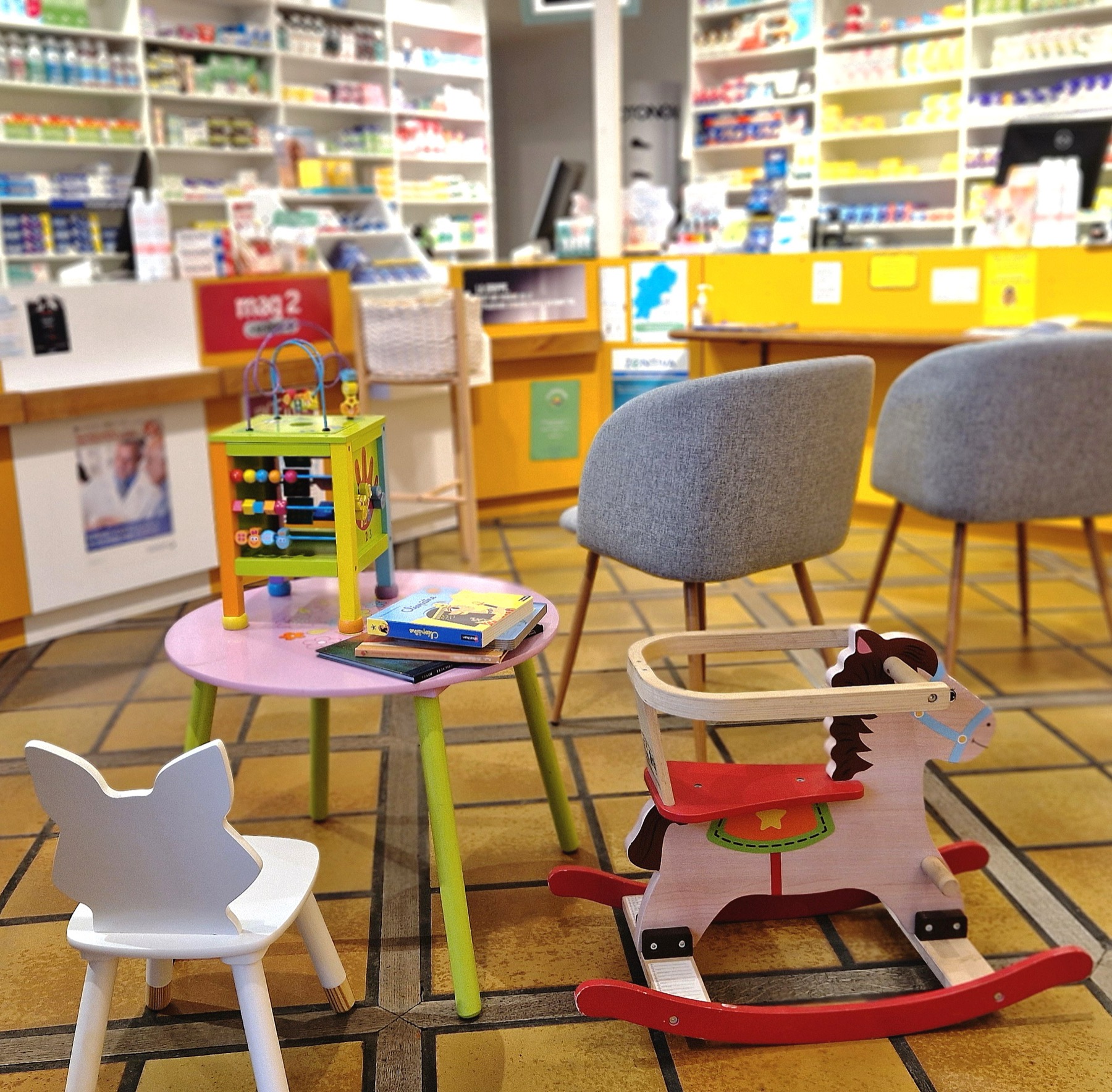 Espace de jeux pour enfants dans la pharmacie