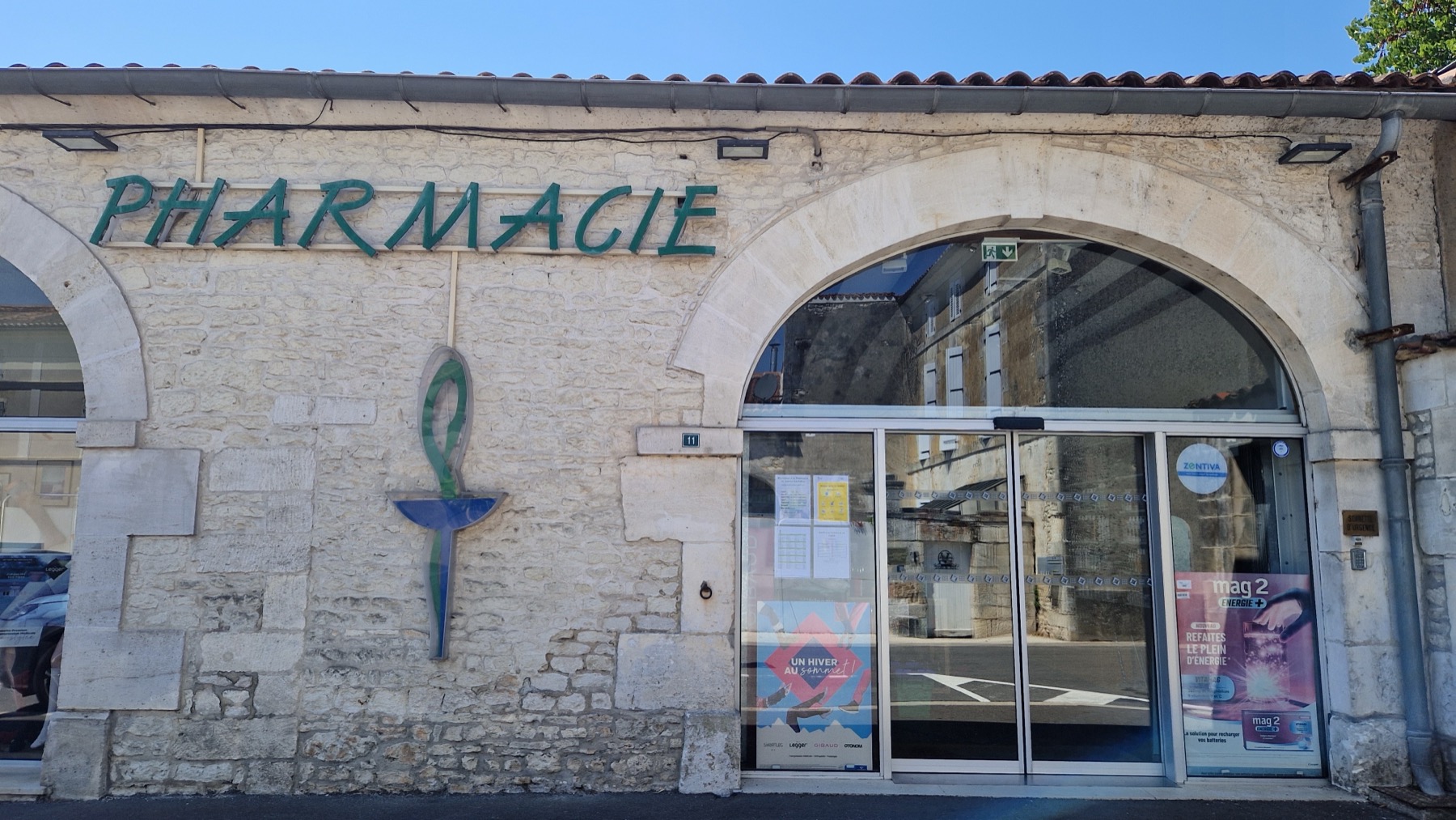 Façade de la Pharmacie de Gensac-la-Pallue